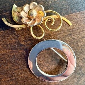 Set‎ of 2 vintage brooch pins